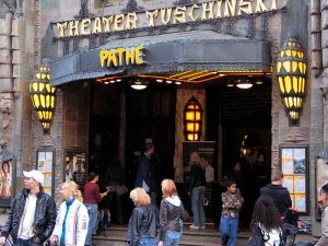 800px-Theater_Tuschinski