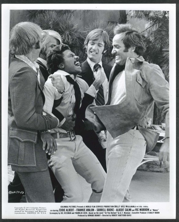 Billy Dee Williams meets Vic Morrow's thugs in THE TAKE (1974)