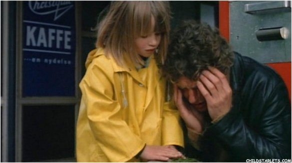 Beatrice Edney & Mark Burns in A Day at the Beach