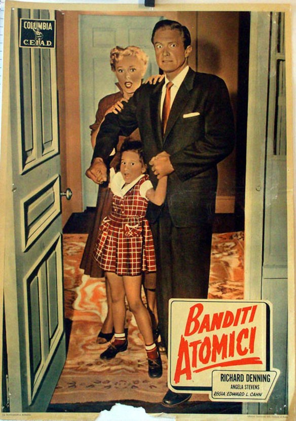 An Italian lobby card of CREATURE WITH THE ATOM BRAIN (1955)