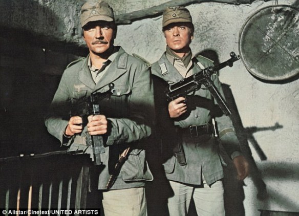 Nigel Davenport (left ) & Michael Caine in PLAY DIRTY (1969)