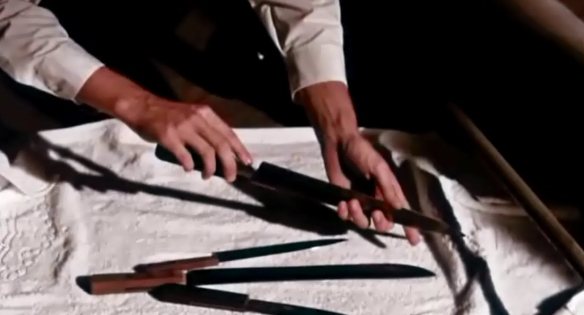 The murderer chooses his weapon of choice in Wicked, Wicked (1973)