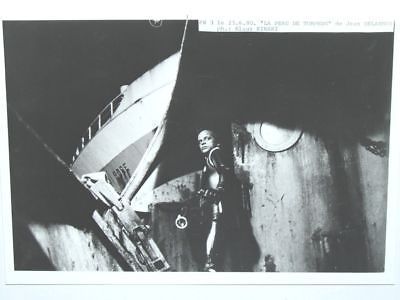 Klaus Kinski in frogman gear stalking his target (Stephane Audran) in Le peau de torpedo (1970) aka Only the Cool