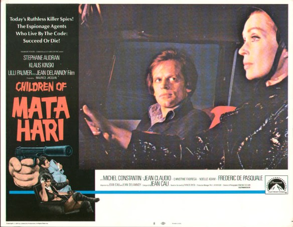 Lobby card of Klaus Kinski and Lilli Palmer in La peau de torpedo (1970) aka Children of Mata Hari