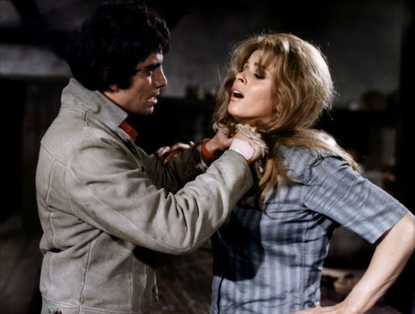 Julian Mateos attacks Senta Berger in Les etrangers (1969)