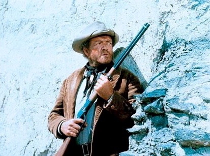 Van Heflin is pinned down in the climatic shootout in The Ruthless Four (1968)
