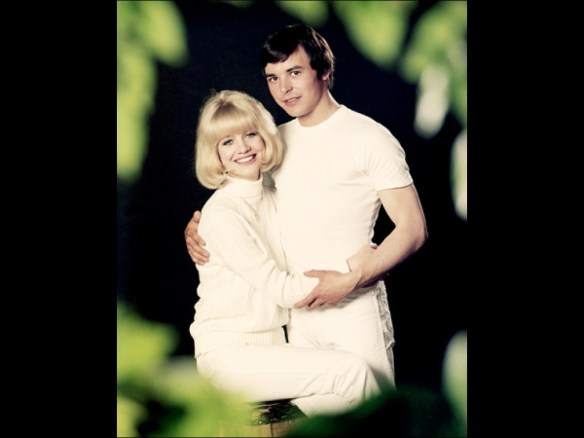 Judy Geeson and Barry Evans in a publicity shot for Here We Go Round the Mulberry Bush (1967)