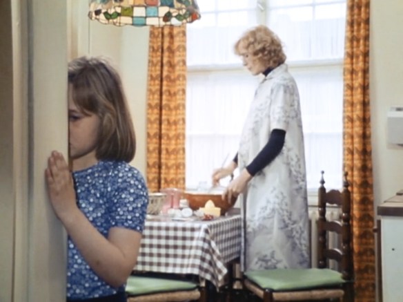 Mother (Margit Carstensen) and daughter (Constanze Haas) experience disconnection in Fear of Fear (1975)