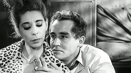 Vittorio Gassman's attempts to solicit funding from the lonely wife of a wealthy tycoon is more difficult than he thinks in Il Successo (1963)