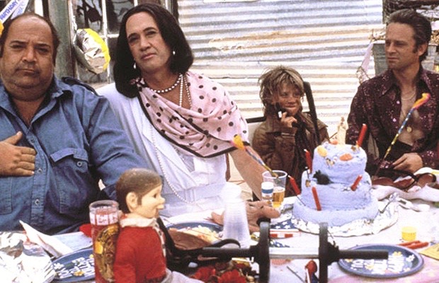 (from left to right) Paul L. Smith, David Carradine, unidentified child actor, Brad Dourif) in Sonny Boy