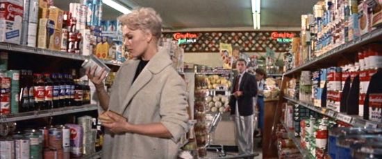 A scene from Strangers When We Meet (1960) that mirrors the alienation effect of modern life similar to Billy Wilder's Double Indemnity (1944).